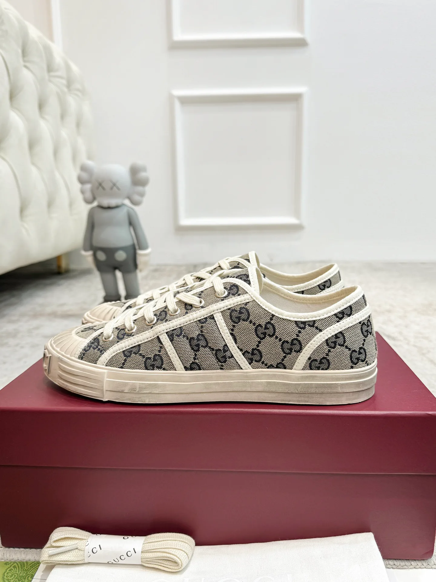 Кроссовки Женские Gucci 18139044
