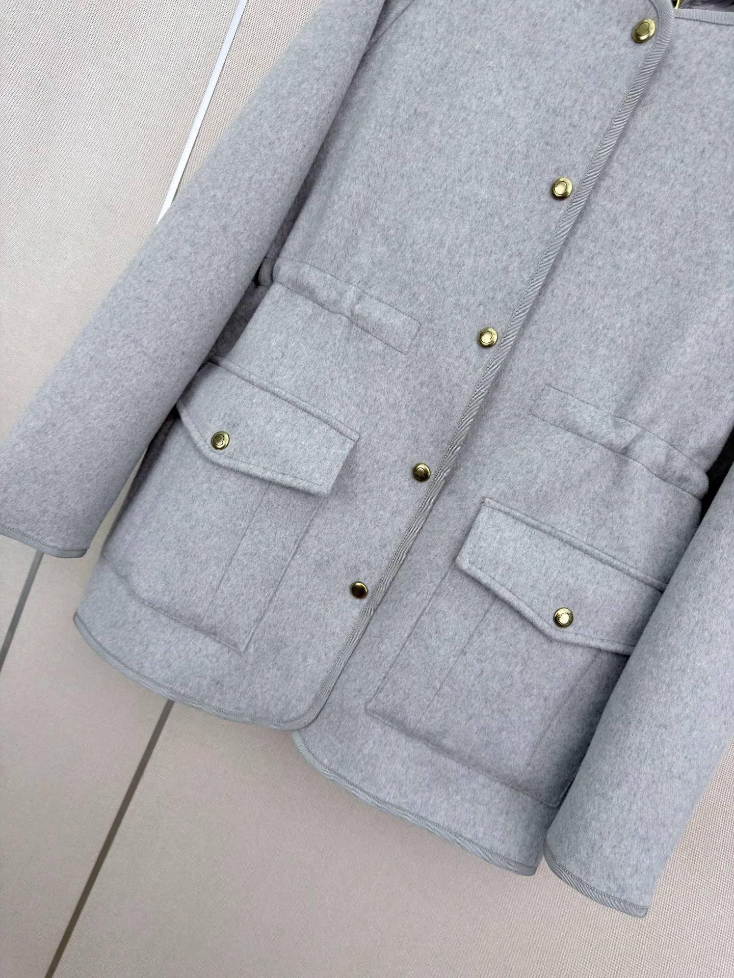 Куртки И Пуховики Женские Moncler 18408002