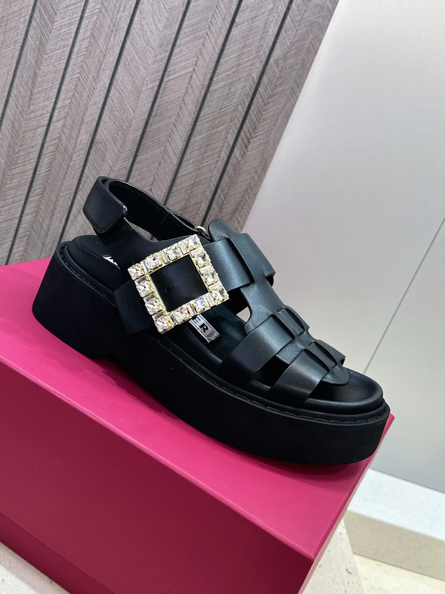Босоножки Женские Roger Vivier 16910347