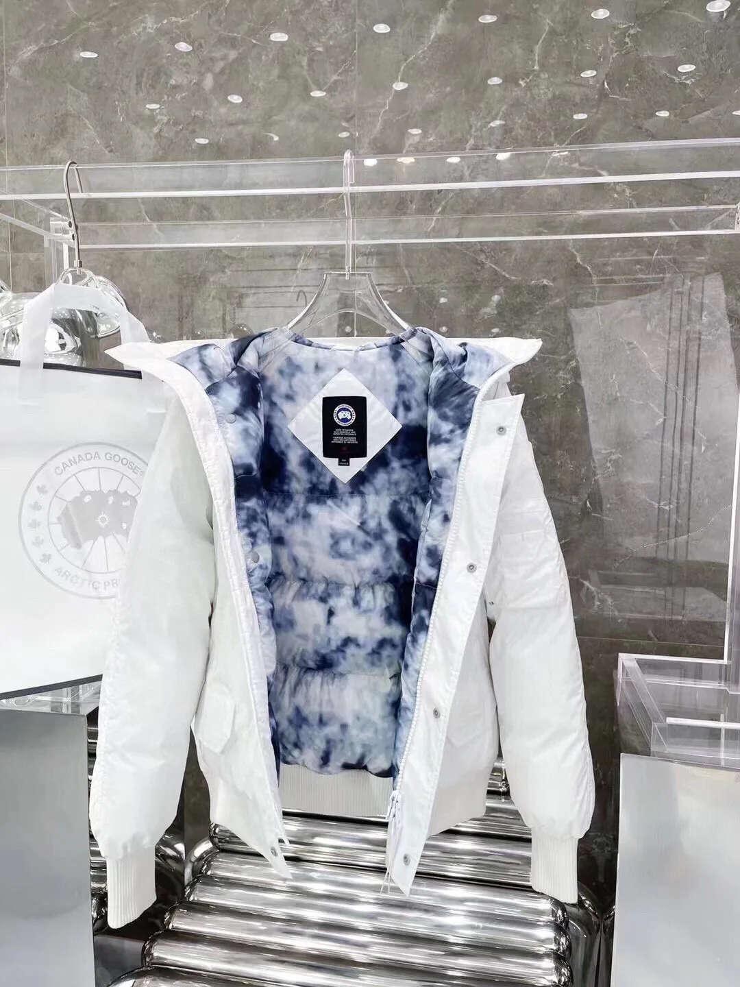 Куртки И Пуховики Женские Canada Goose 362484