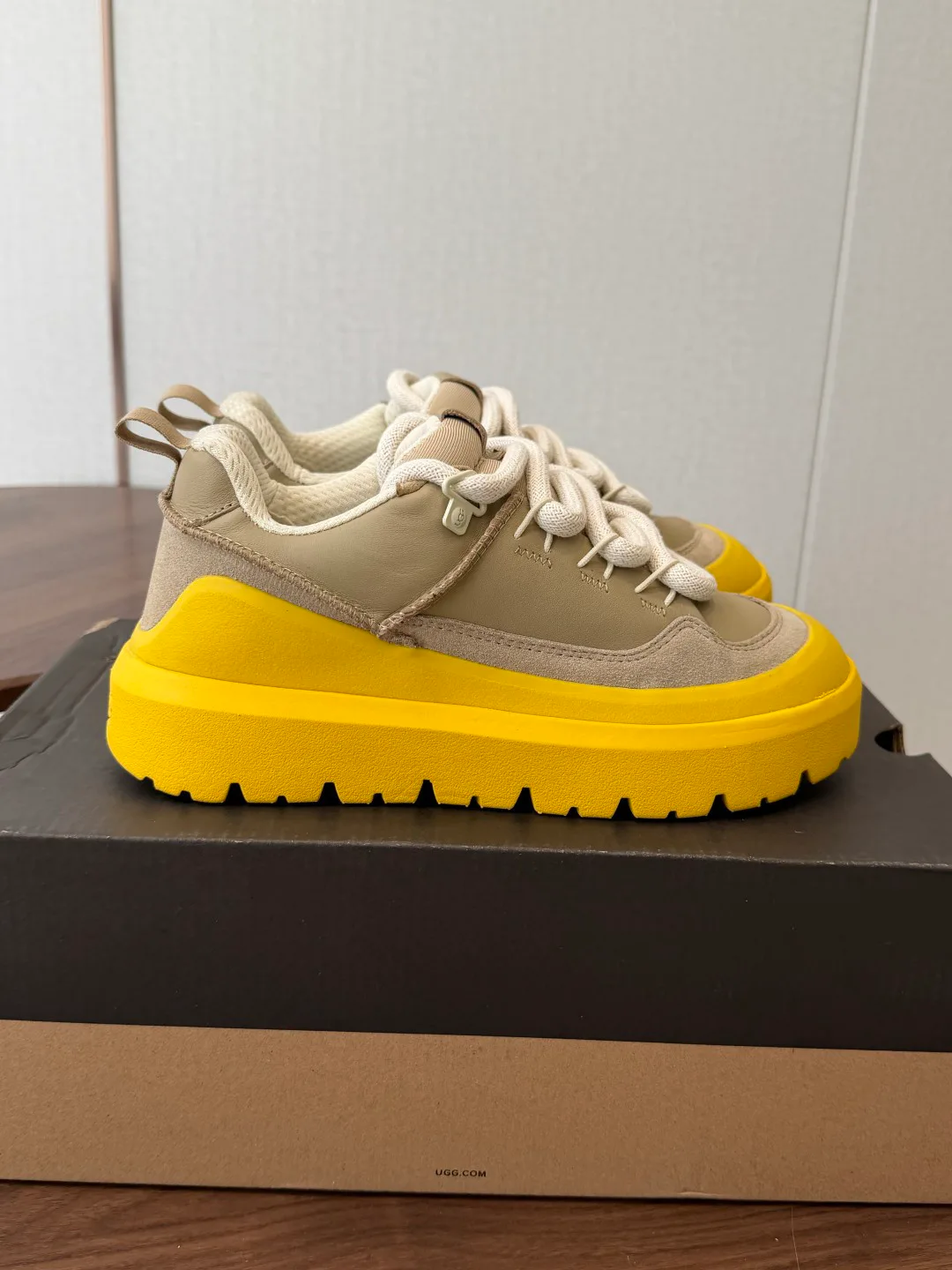 Кроссовки Женские Ugg 18796505