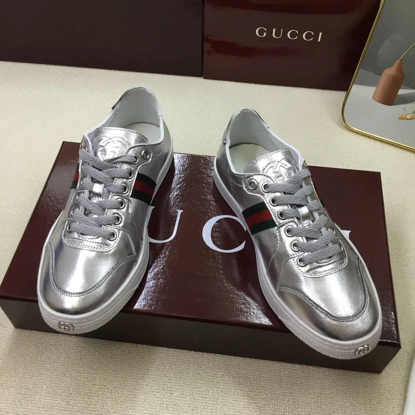 Кроссовки Женские Gucci 16893685