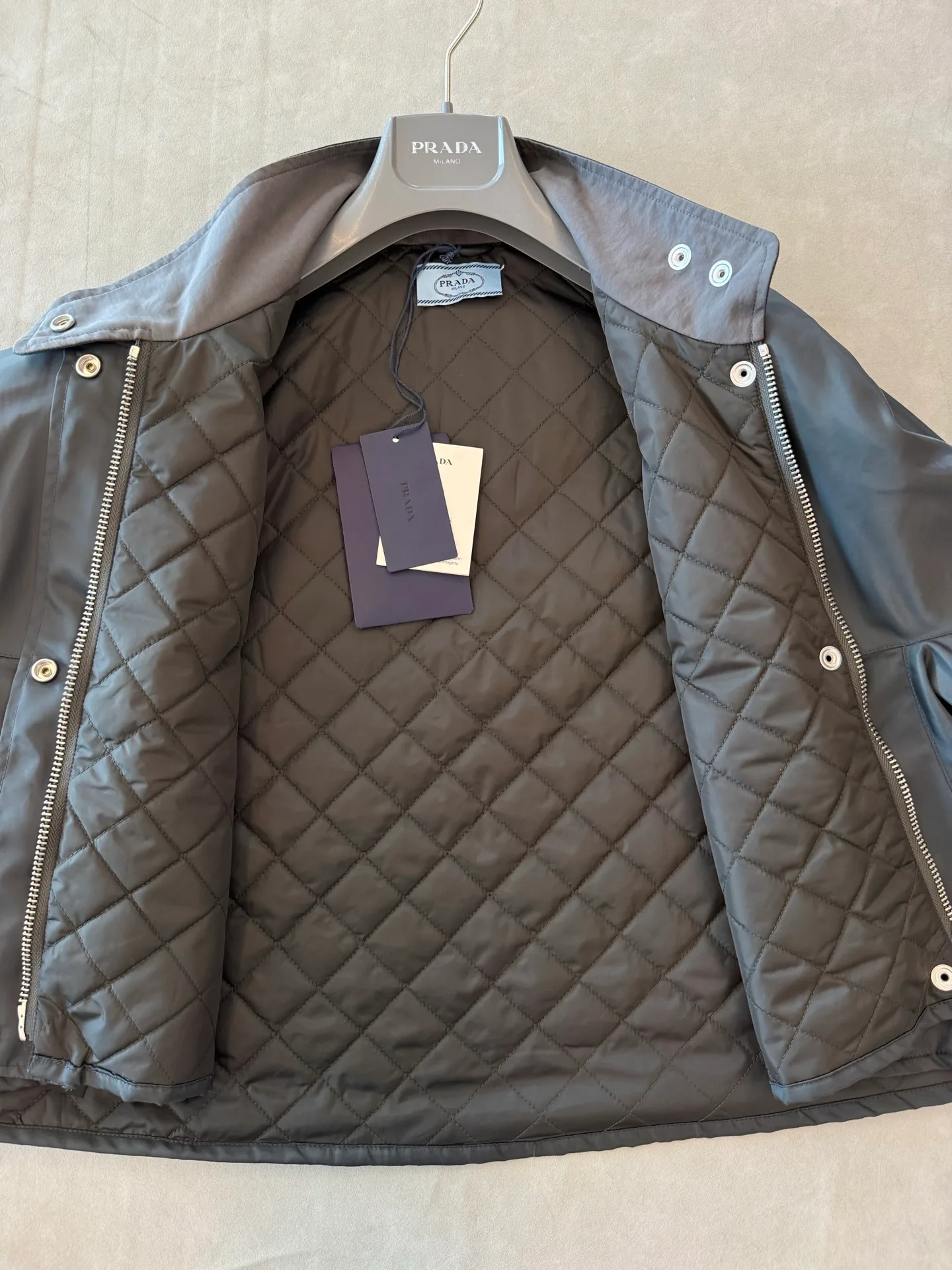 Куртки И Пуховики Женские Prada 18829821
