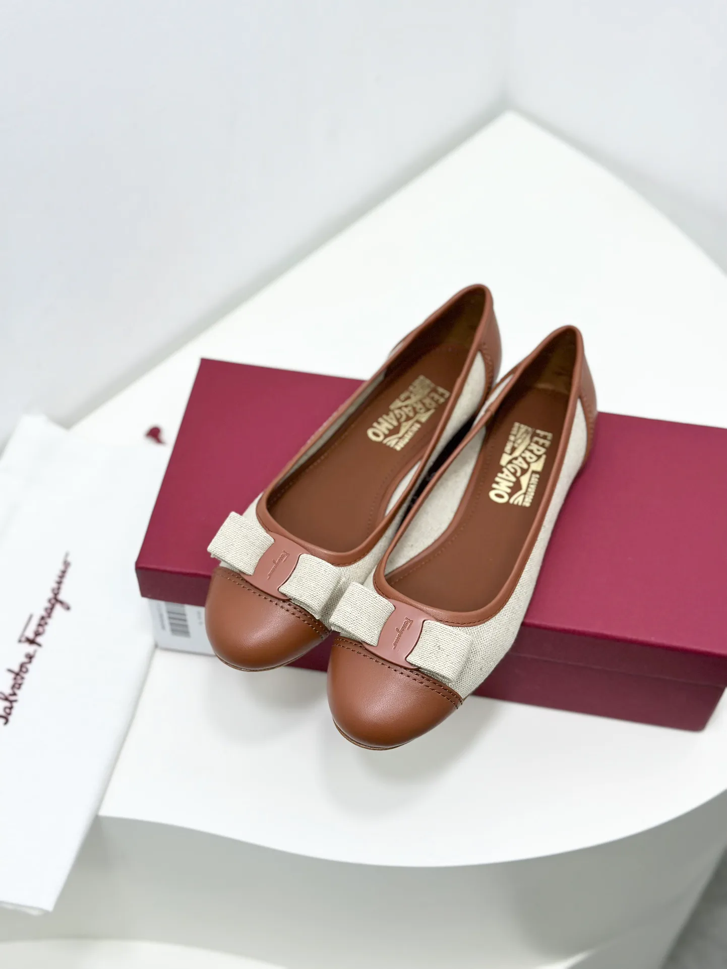 Балетки Женские Salvatore Ferragamo 11675478