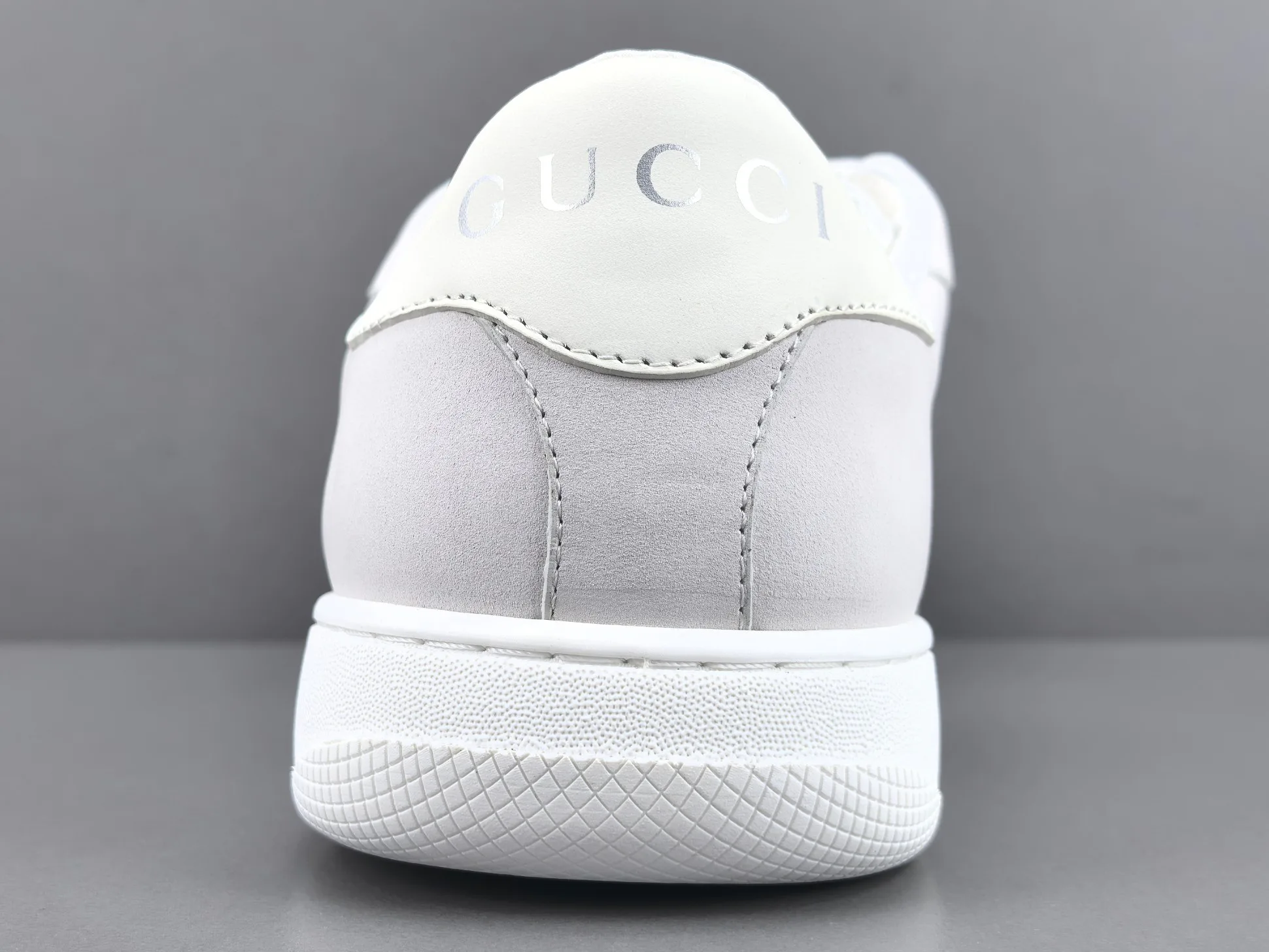 Кроссовки Женские Gucci 18552279