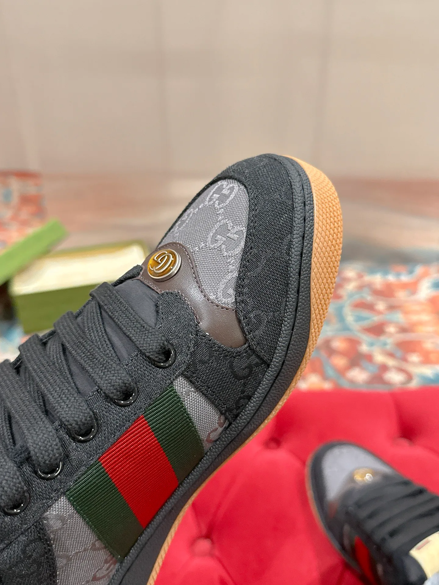 Кроссовки Женские Gucci 17956628