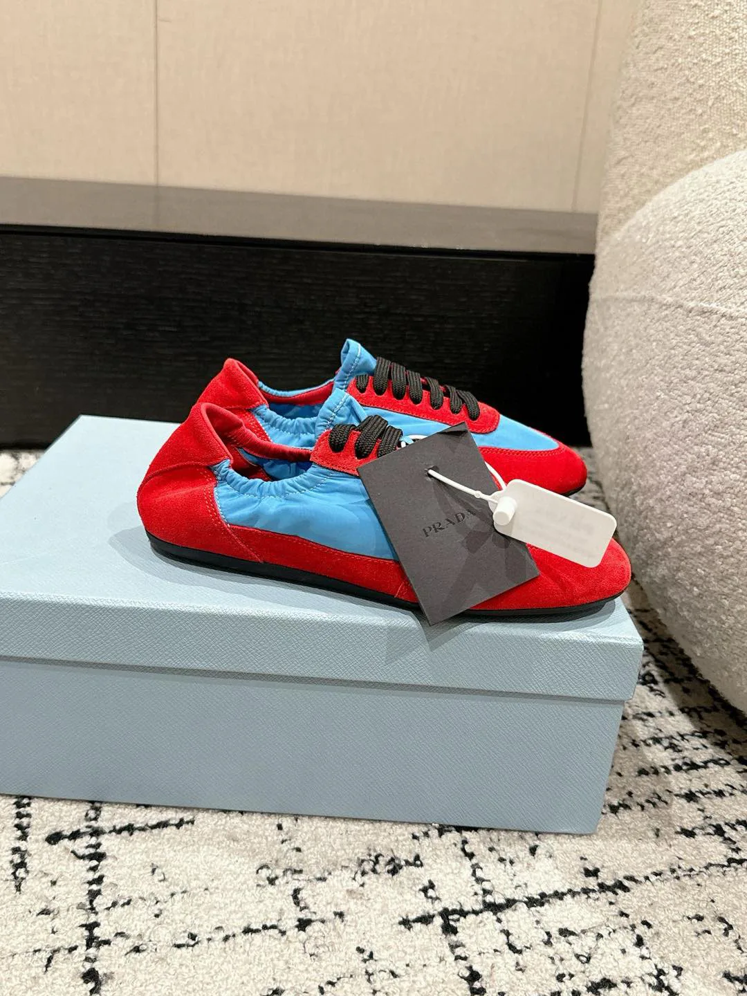 Кроссовки Женские Prada 4829