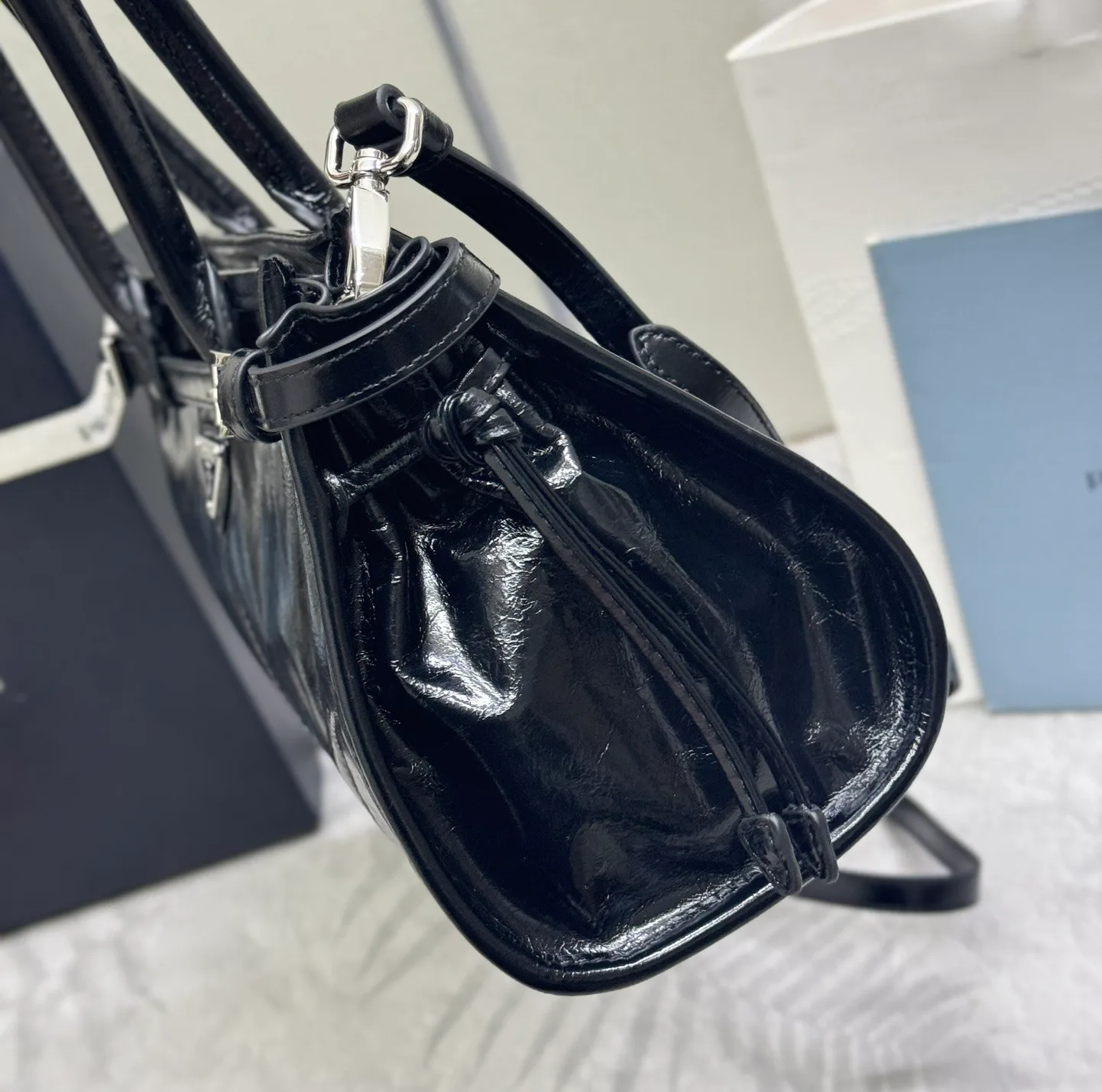 Классические Сумки Женские Prada 11462516