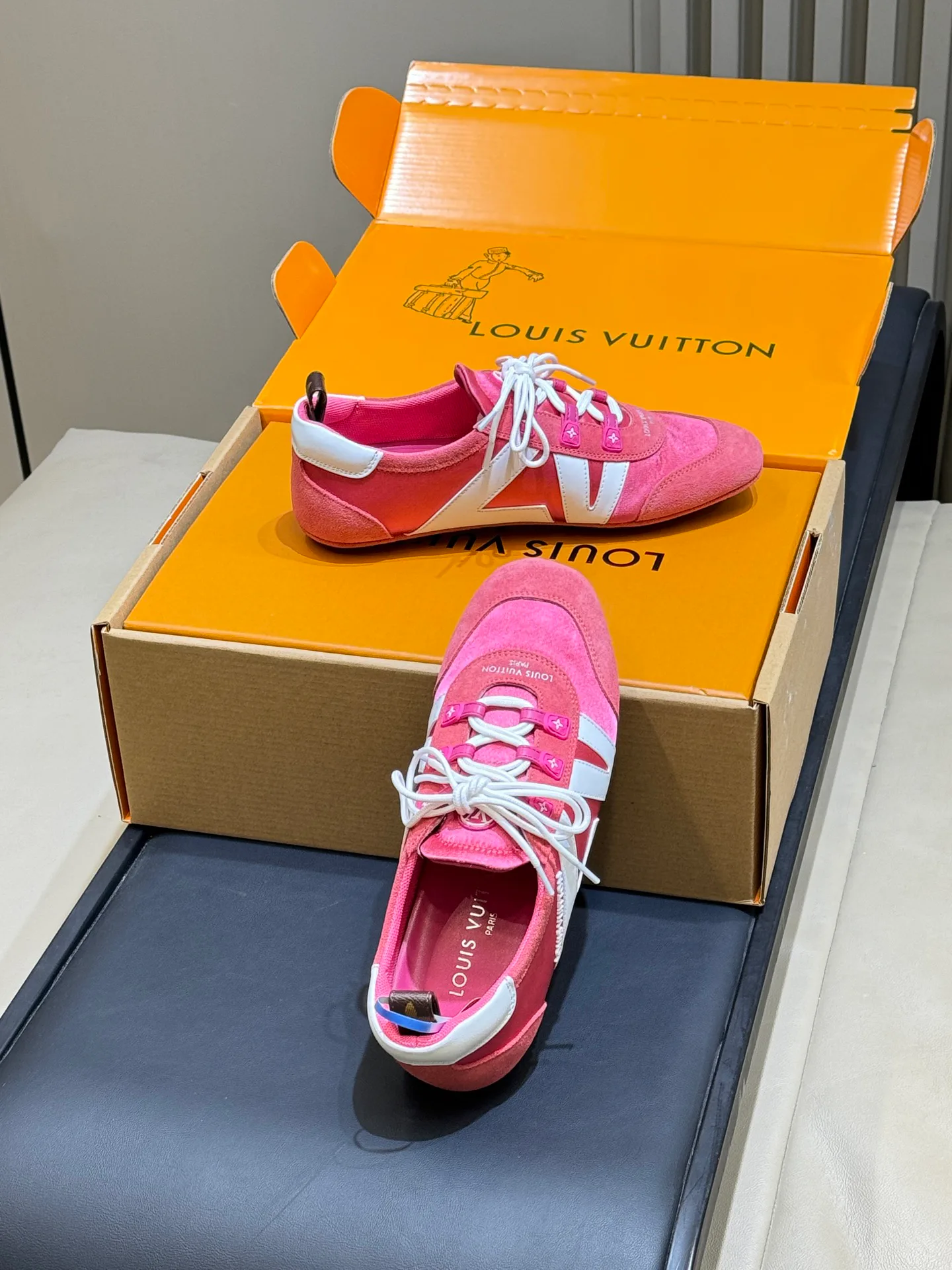 Кроссовки Женские Louis Vuitton 11269991