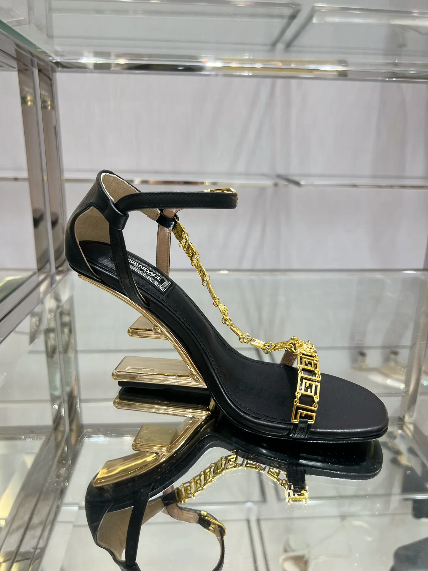 Босоножки Женские Fendi 10207