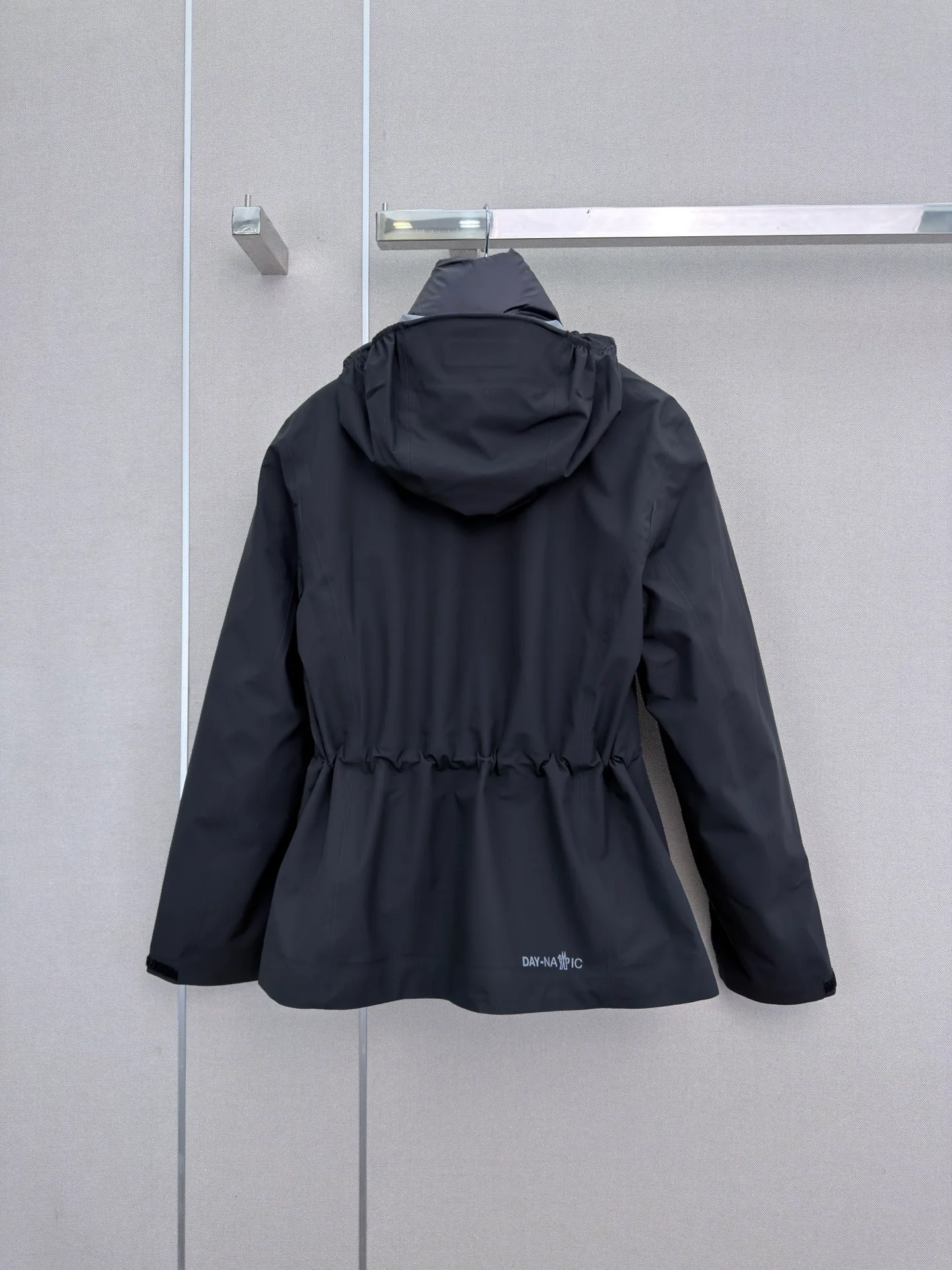 Куртки И Пуховики Женские Moncler 18501657