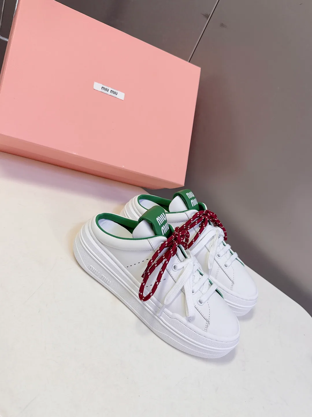 Кроссовки Женские Miu Miu 17589328