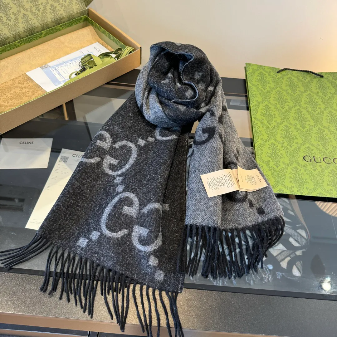 Шарфы Gucci 17896033