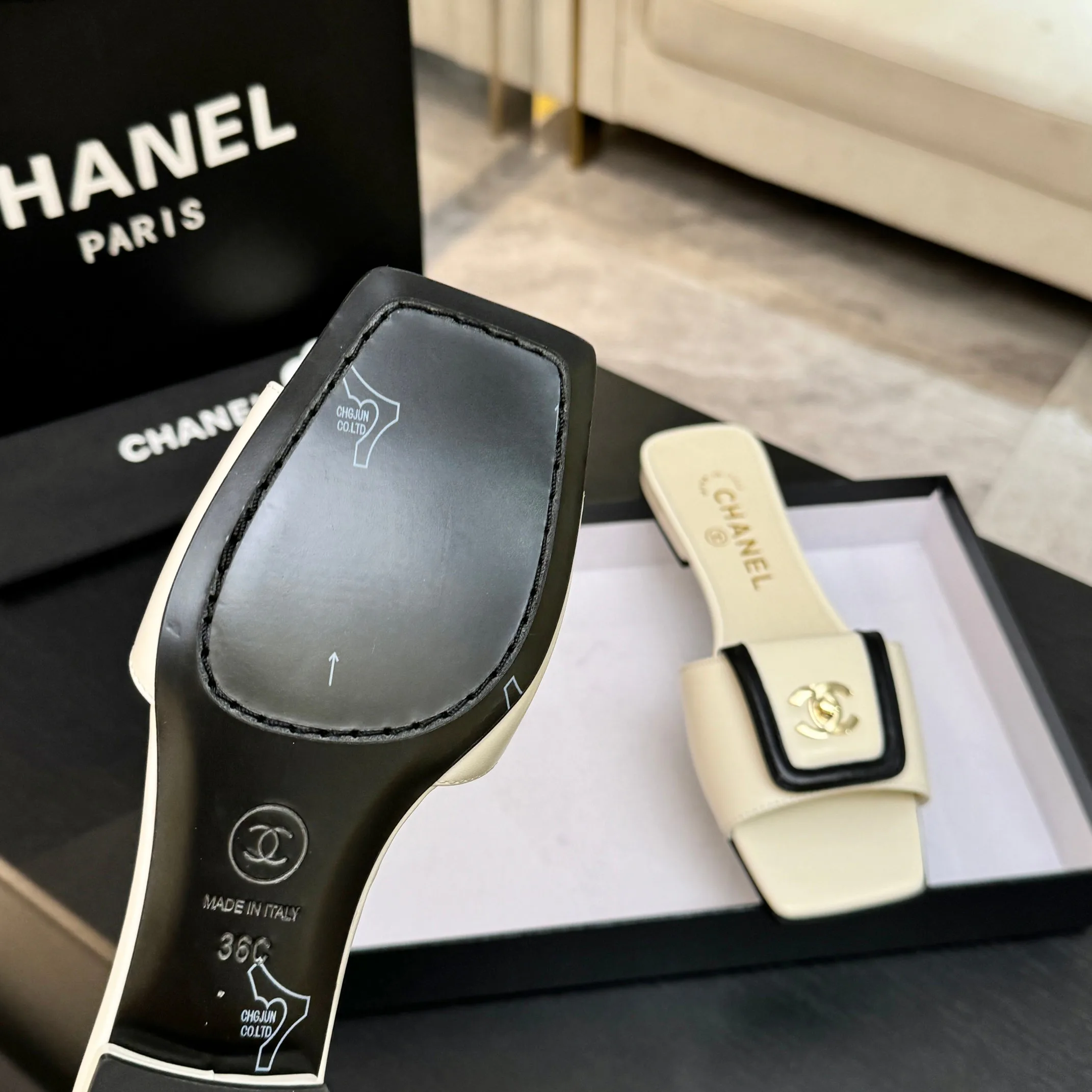 Шлепанцы Женские Chanel 12208632