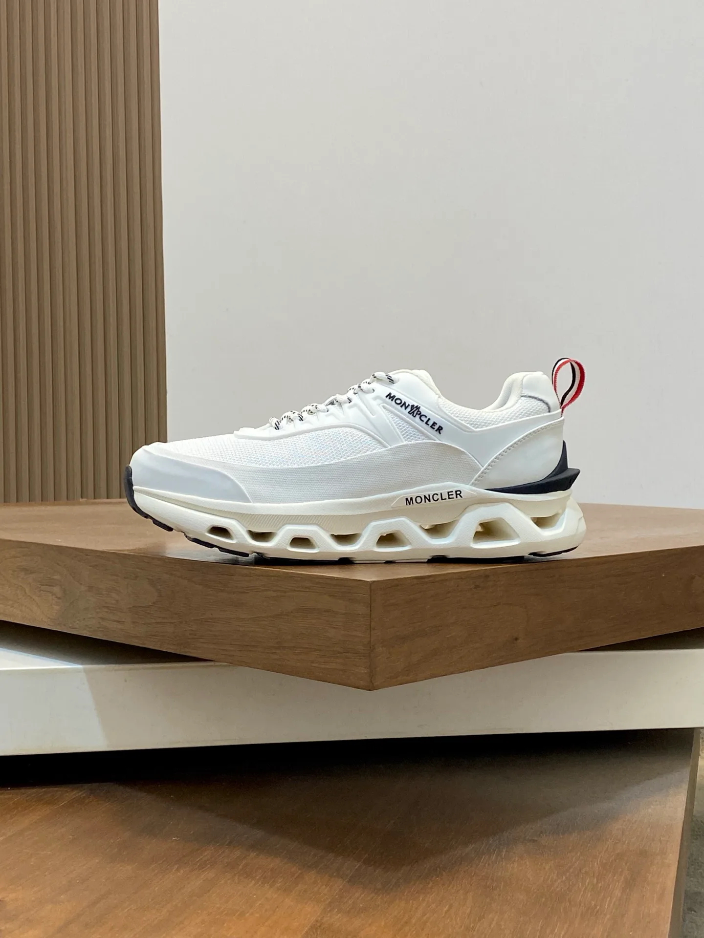 Кроссовки Мужские Moncler 11917400