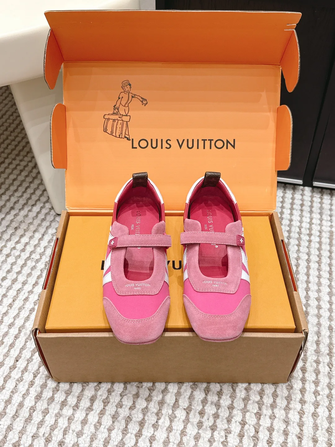 Кроссовки Женские Louis Vuitton 11518533