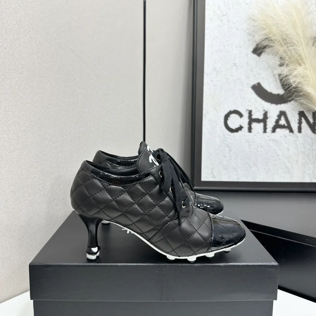 Кроссовки Женские Chanel 18436127