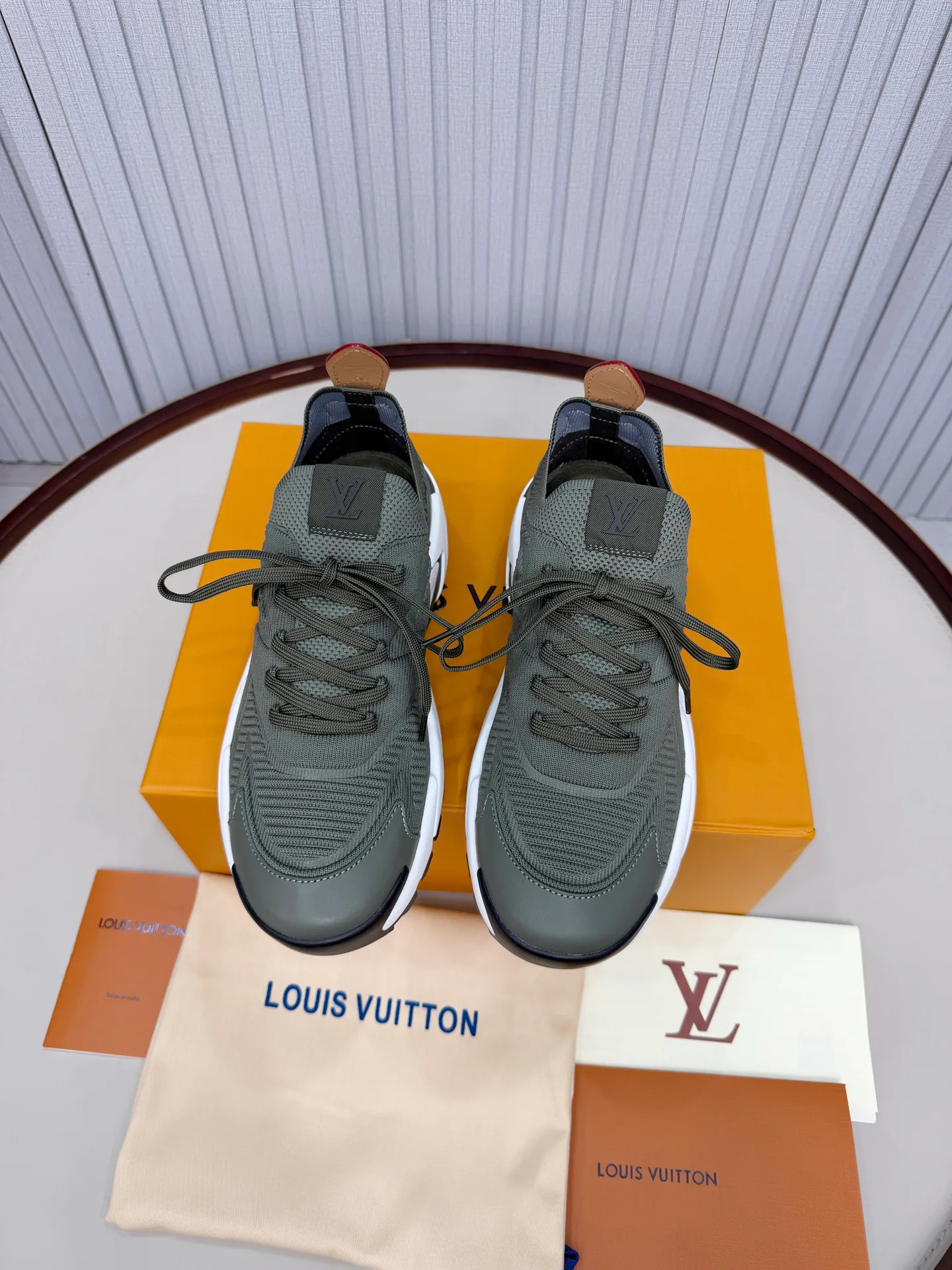 Кроссовки Мужские Louis Vuitton 1986121