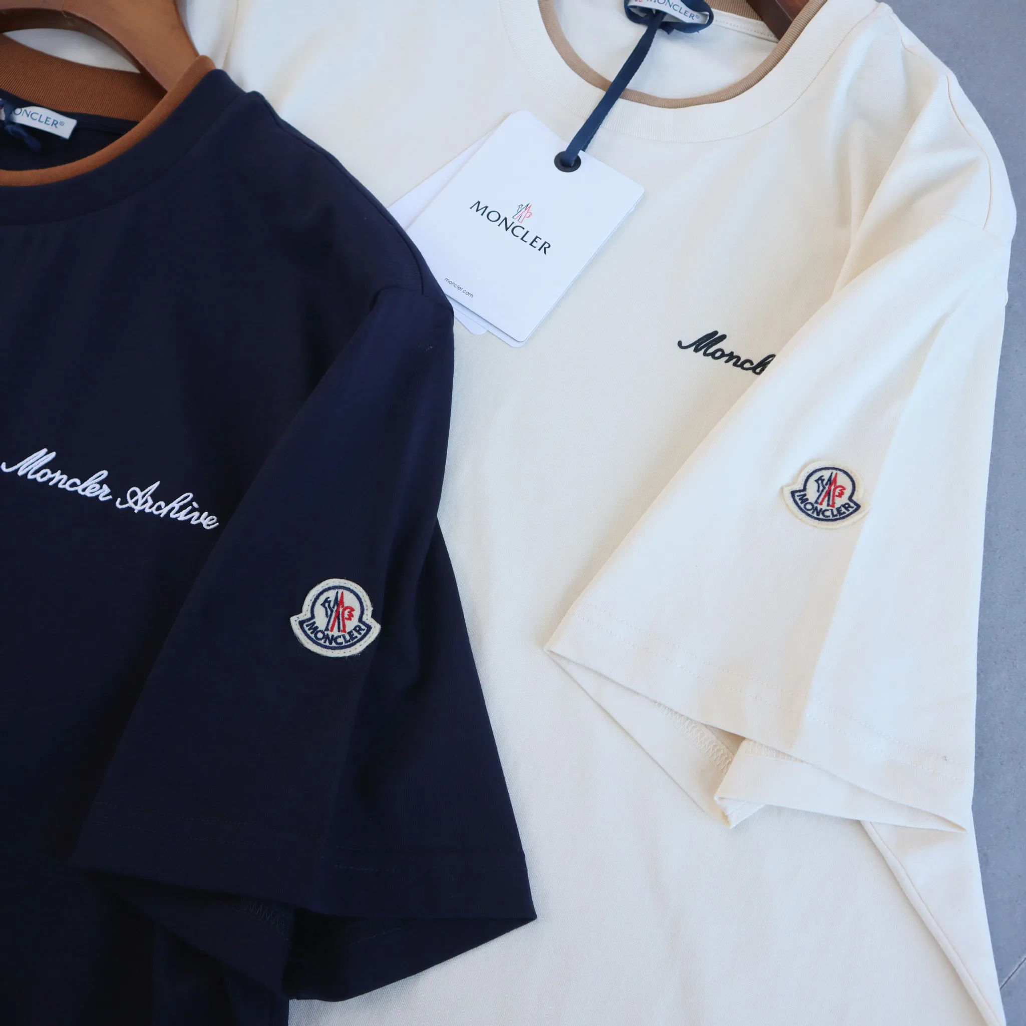 Футболки Женские Moncler 11682869