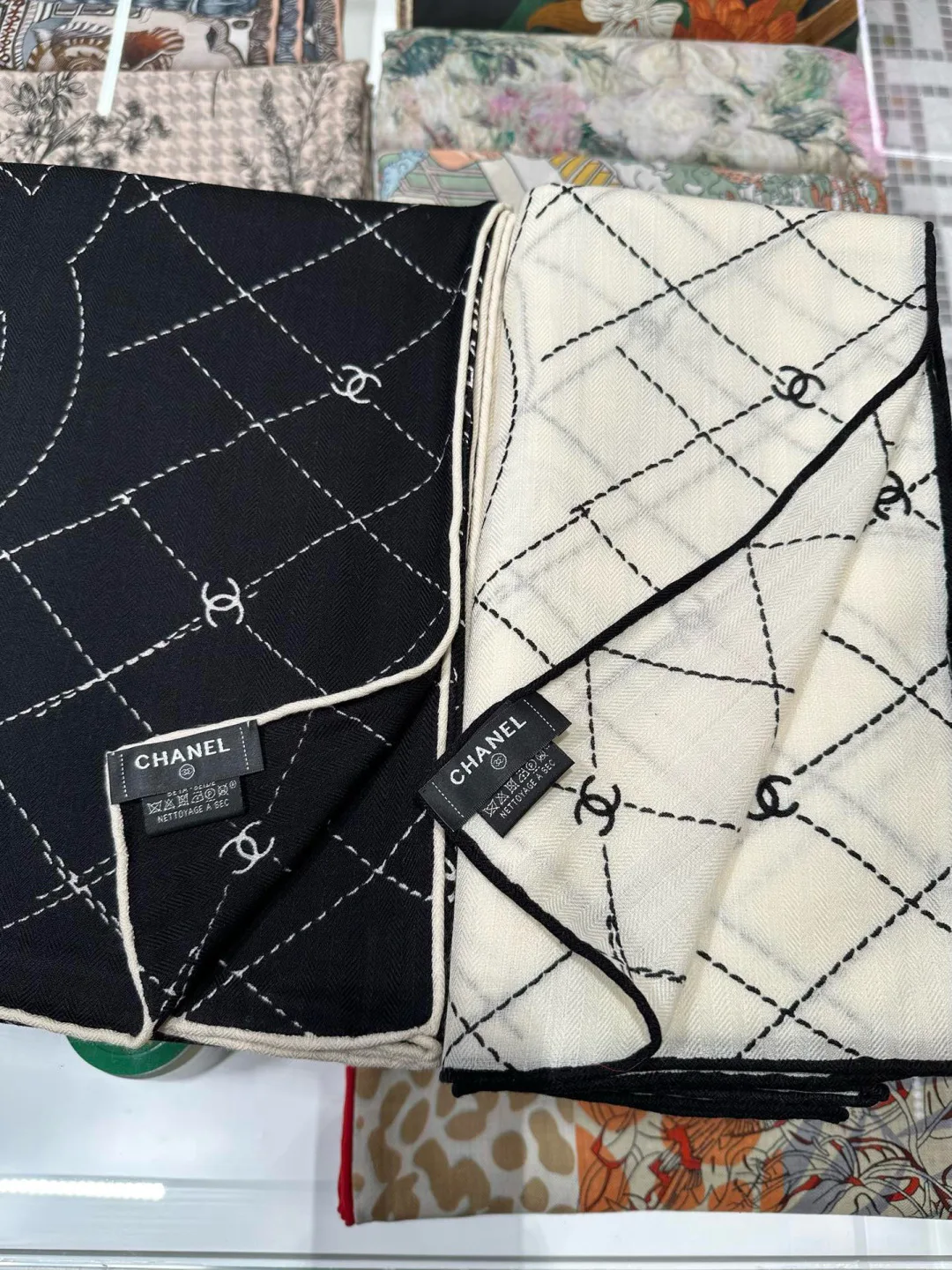 Платки Chanel 10114515