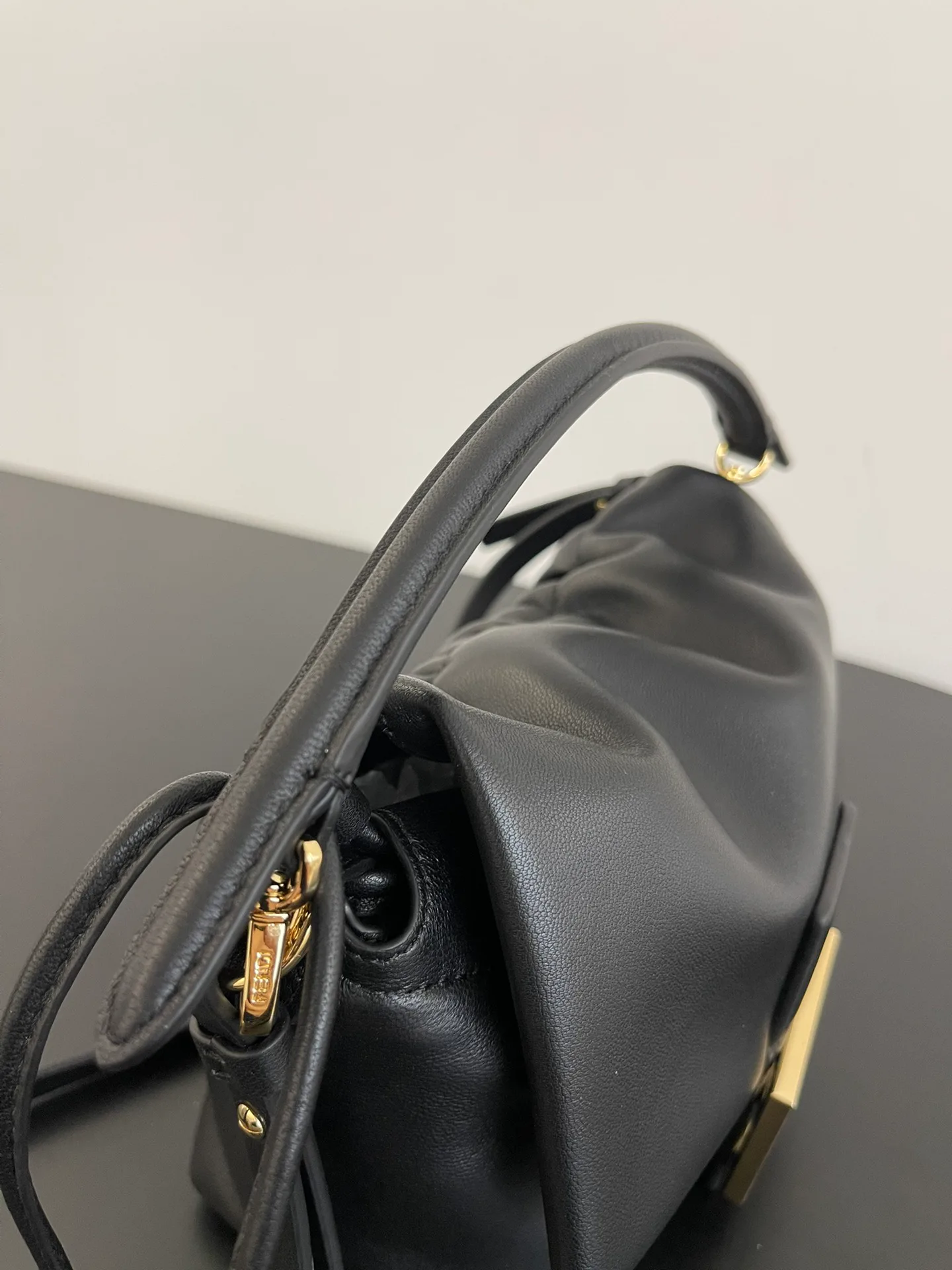 Классические Сумки Женские Fendi 13546210