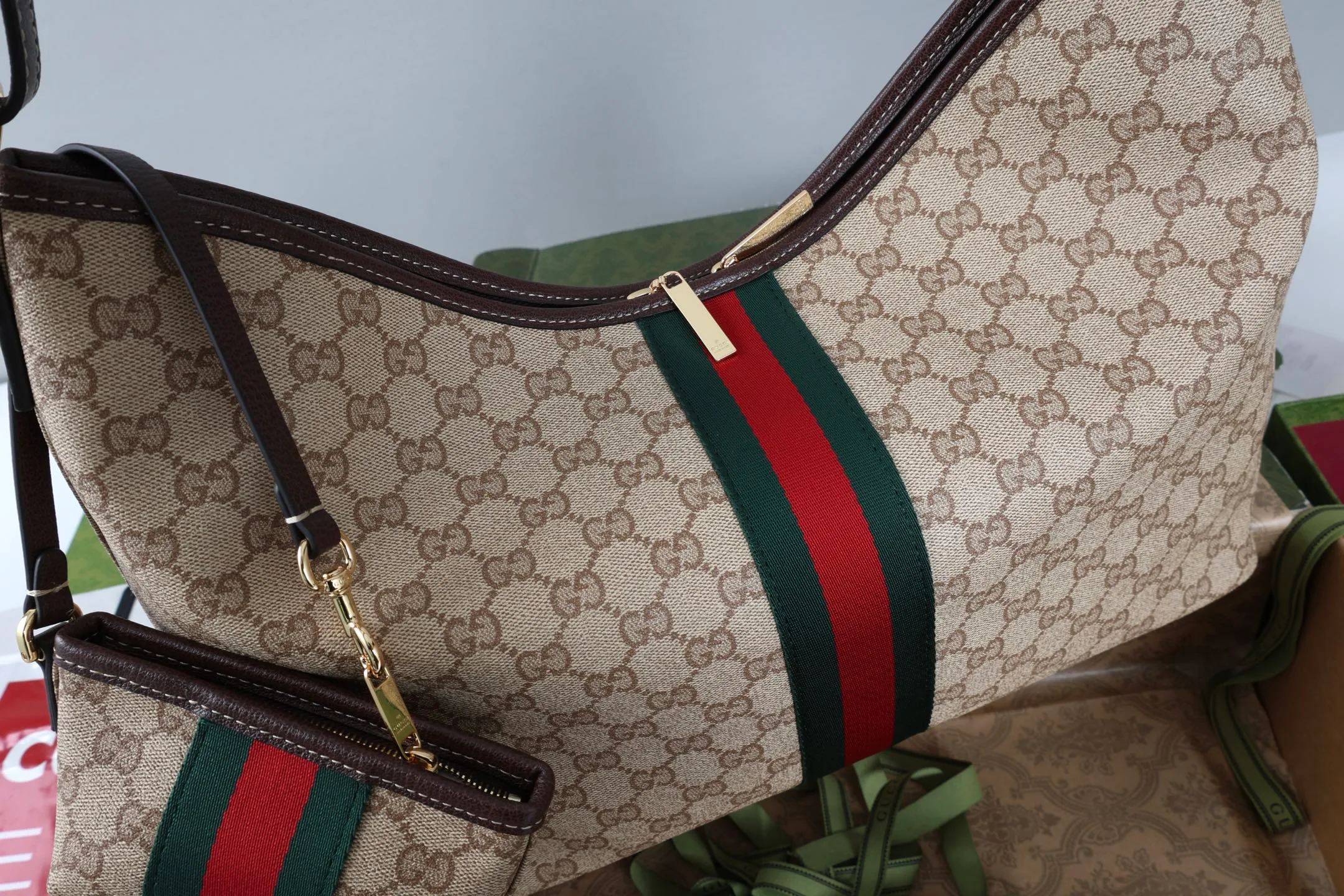 Классические Сумки Женские Gucci 18250600