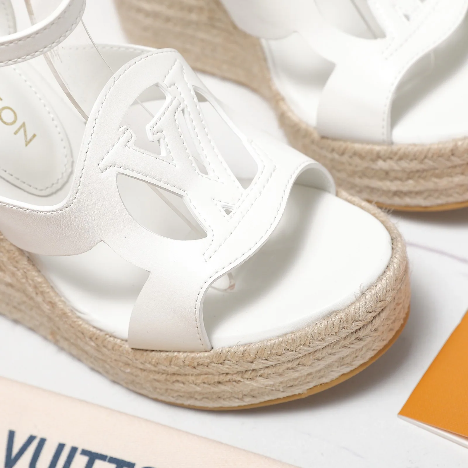 Босоножки Женские Louis Vuitton 1856168