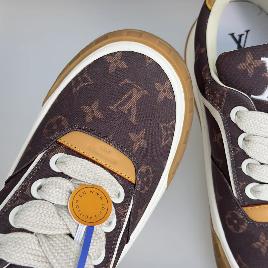 Кроссовки Мужские Louis Vuitton 18703778