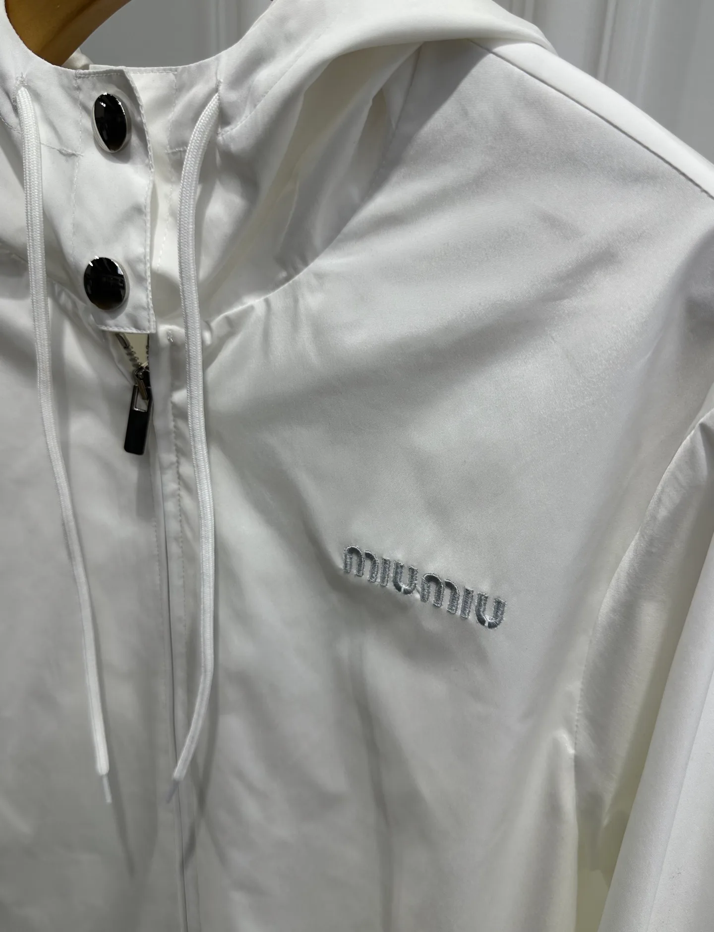 Куртки И Пуховики Женские Miu Miu 18944831