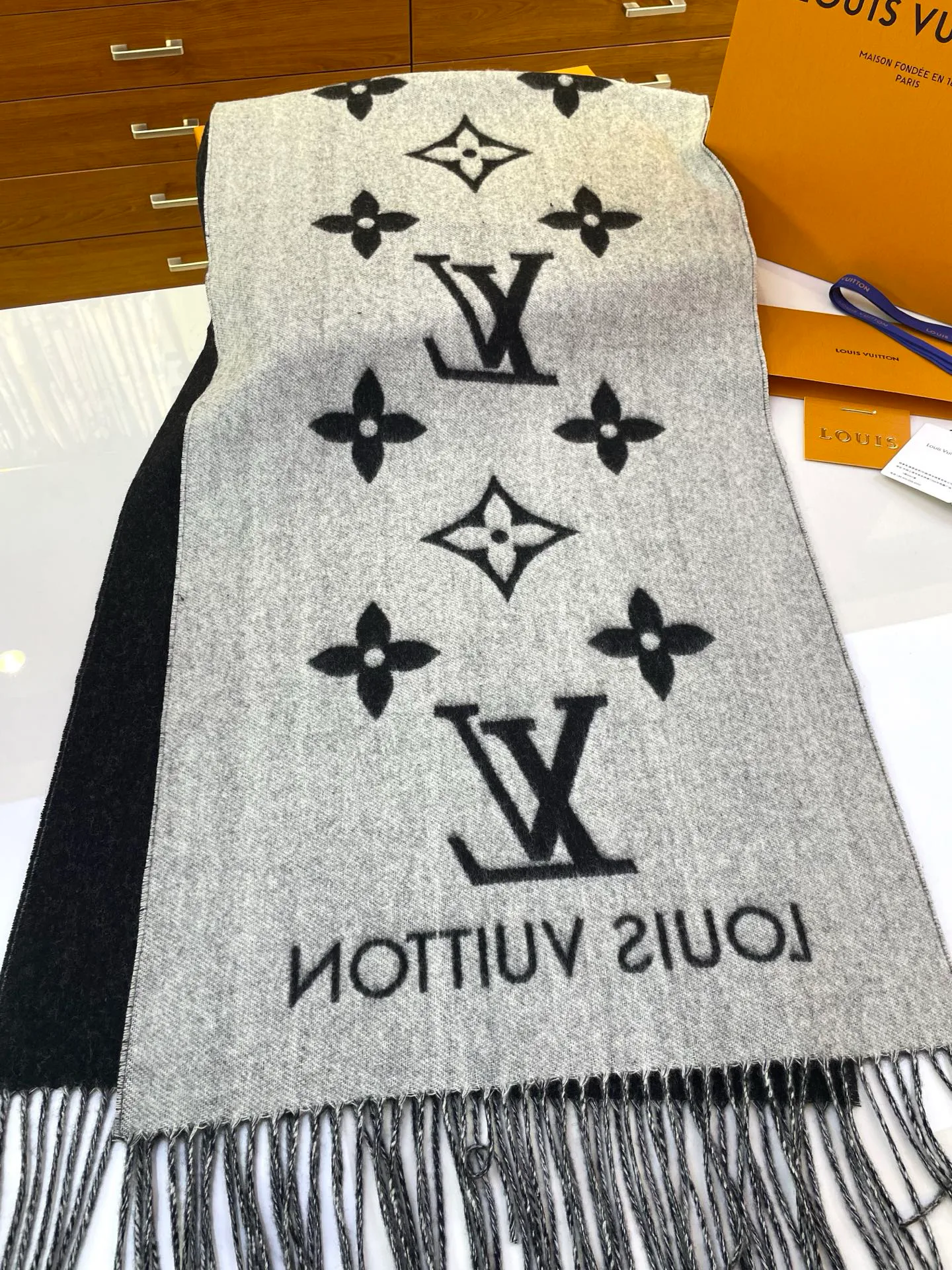 Шарфы Louis Vuitton 266408