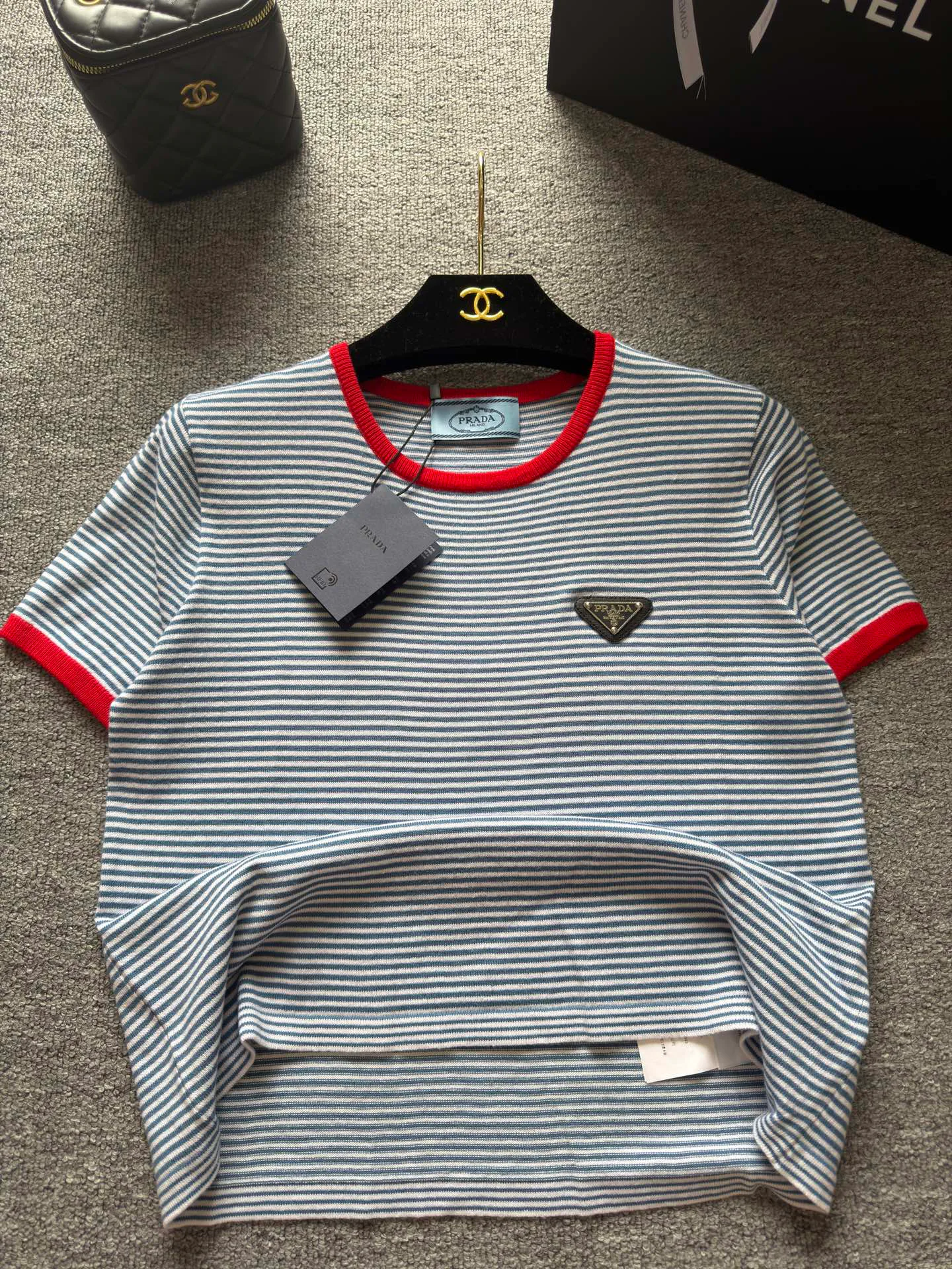 Футболки Женские Prada 13456077