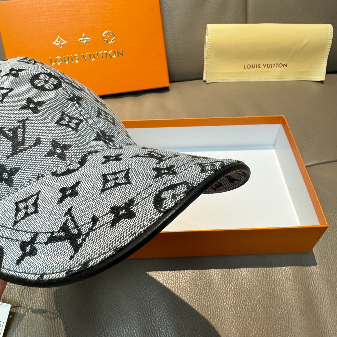 Головные Уборы Louis Vuitton 17515288