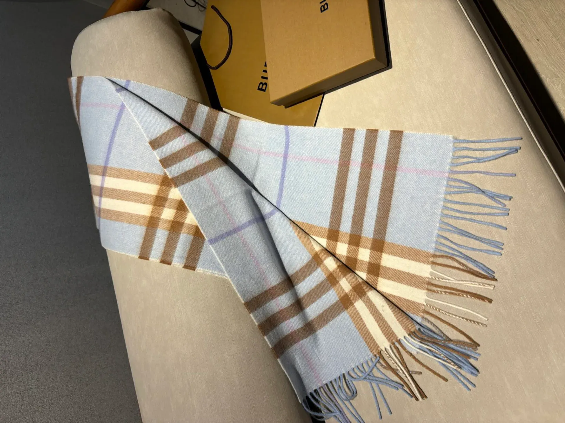 Шарфы Burberry 256993