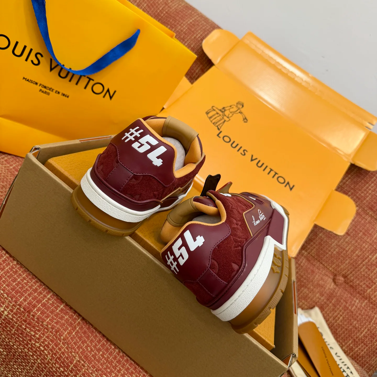 Кроссовки Женские Louis Vuitton 18765485