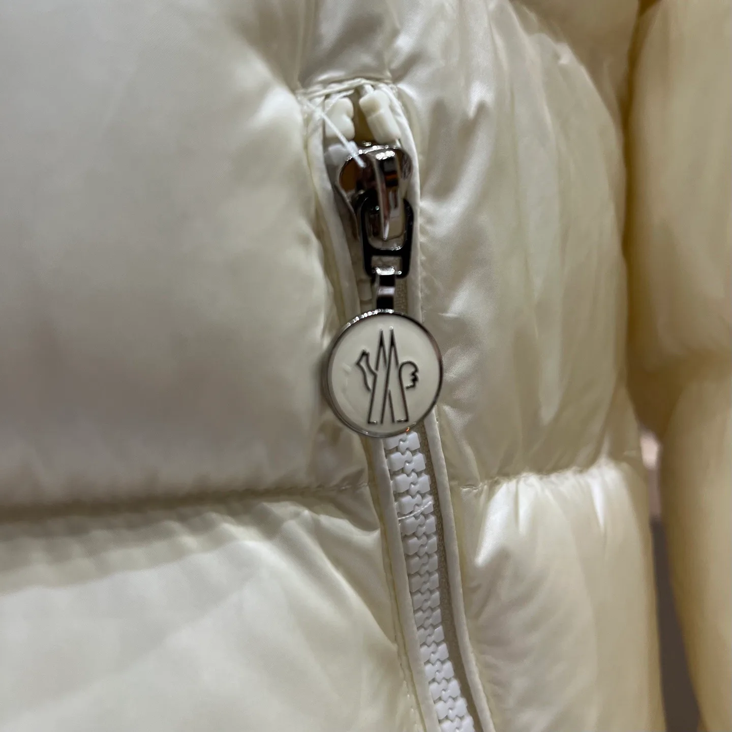Куртки И Пуховики Женские Moncler 18043628