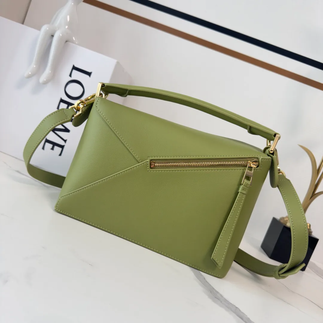 Классические Сумки Женские Loewe 11674673