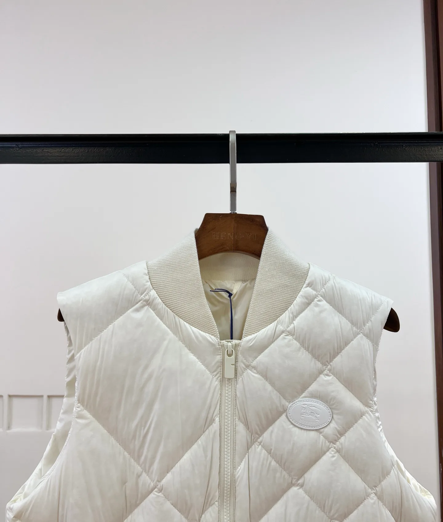 Жилеты Женские Burberry 17964776
