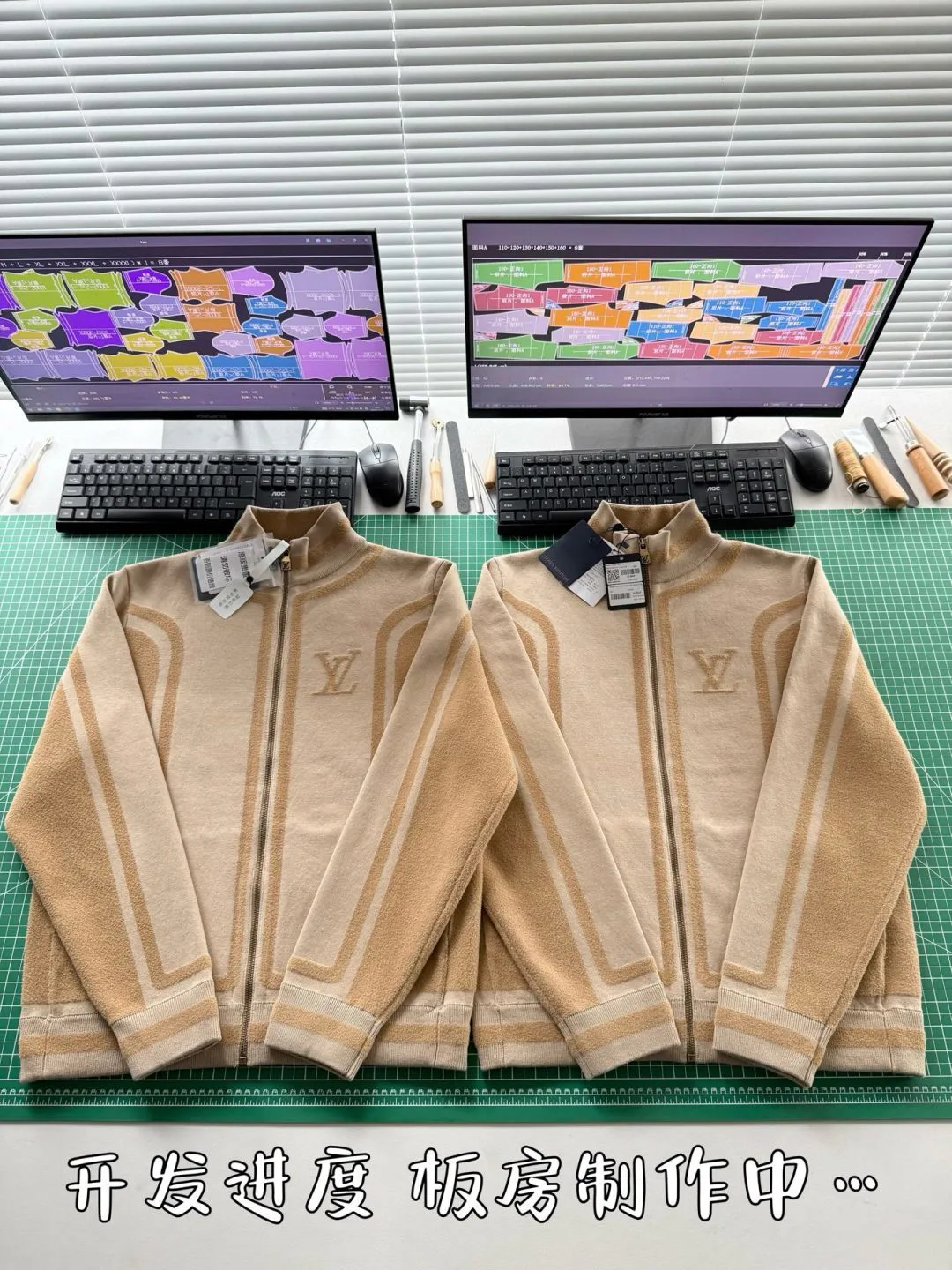 Куртки И Пуховики Женские Louis Vuitton 412771