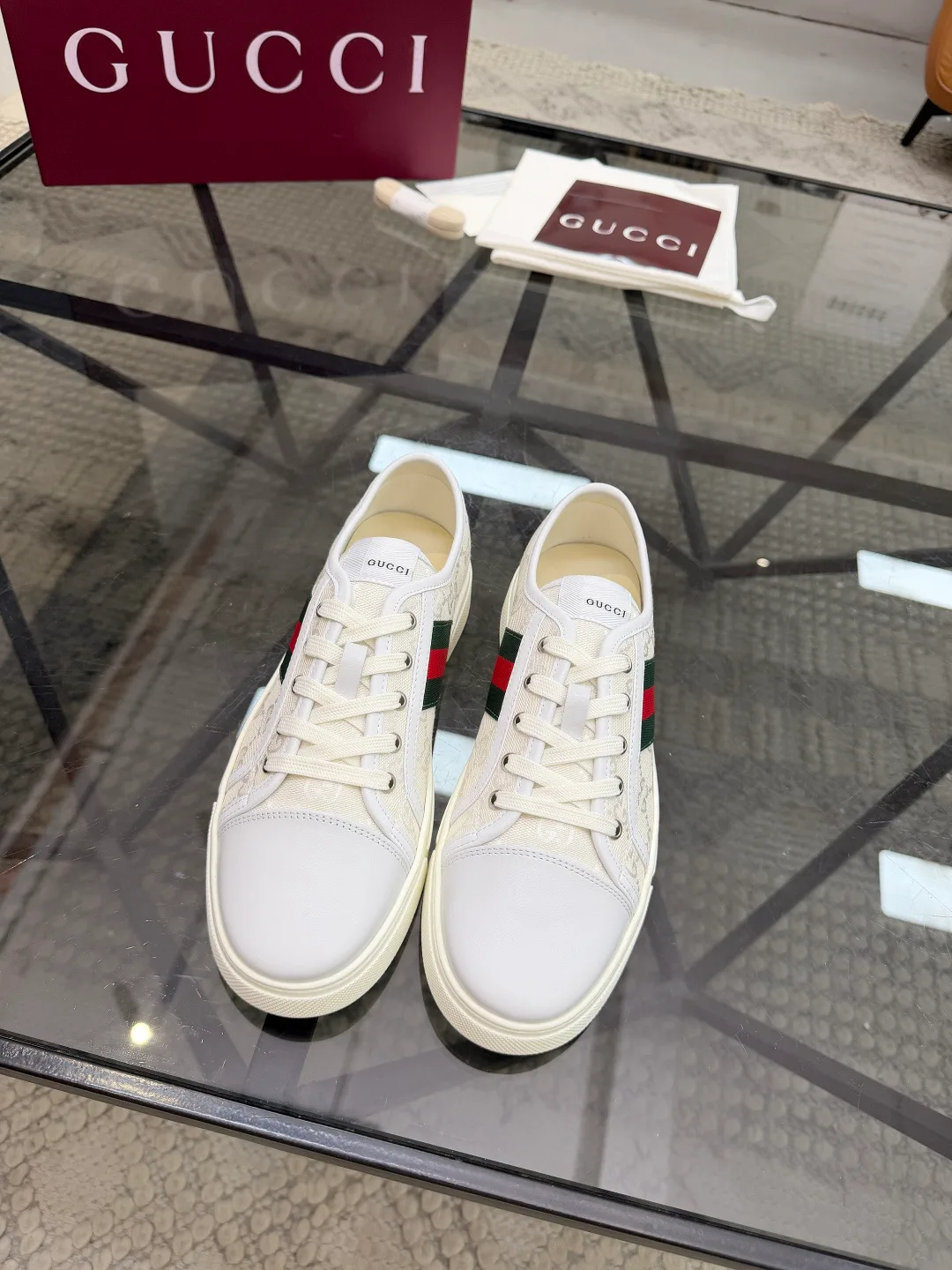 Кроссовки Женские Gucci 18346397