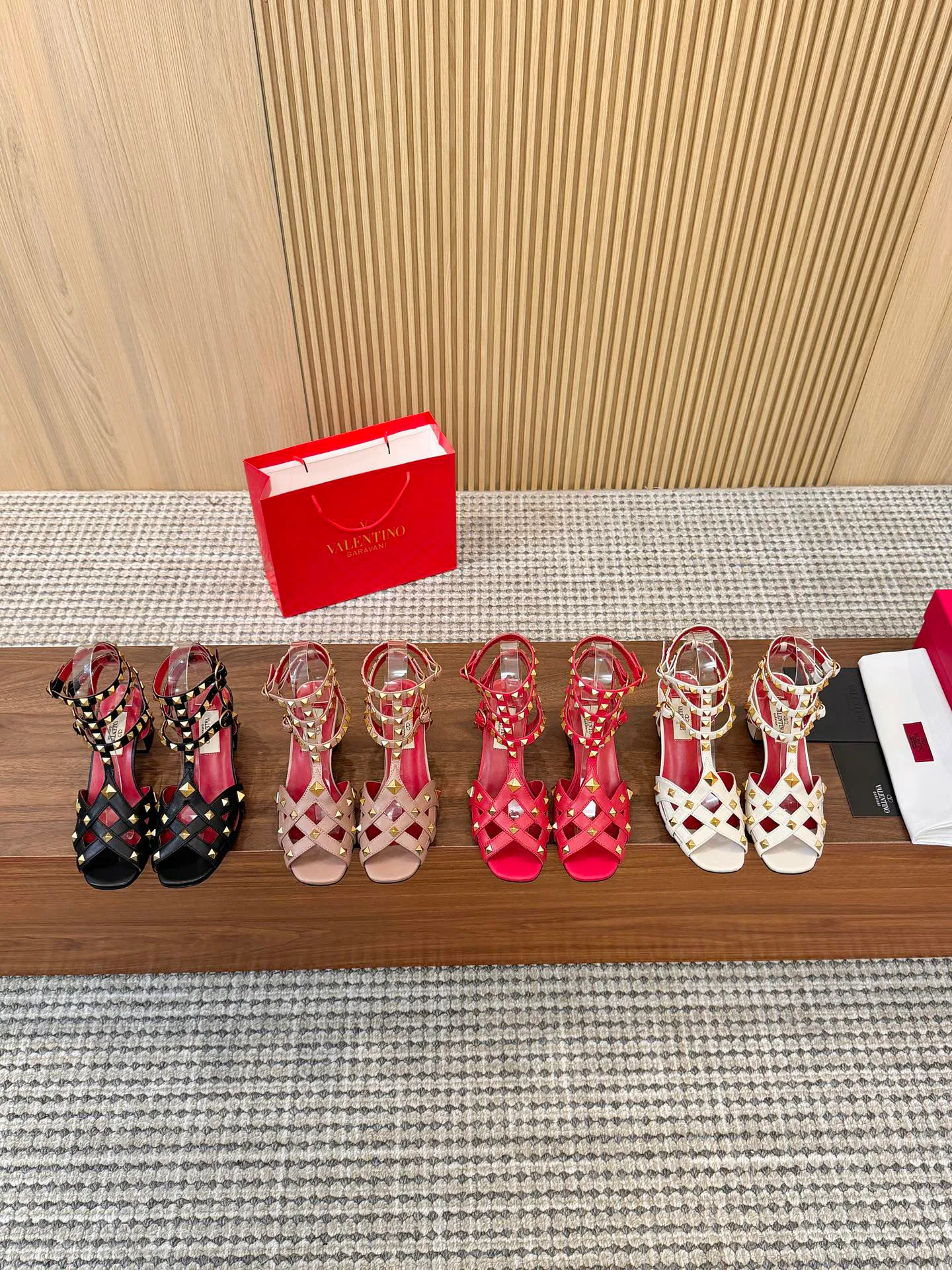 Босоножки Женские Valentino 12156392