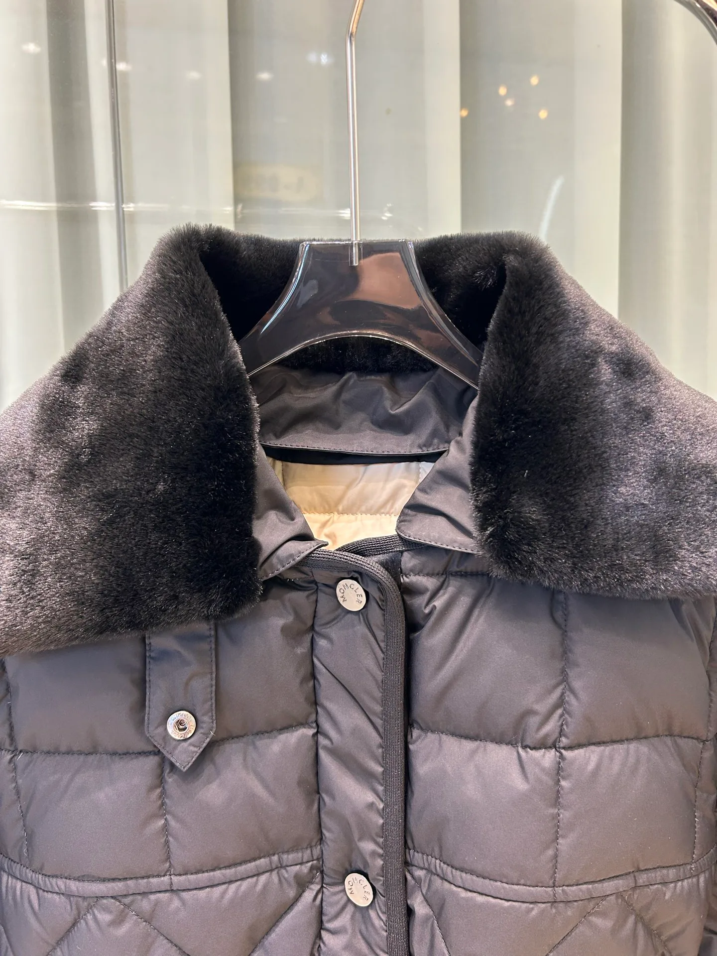 Пуховики Женские Moncler 58675