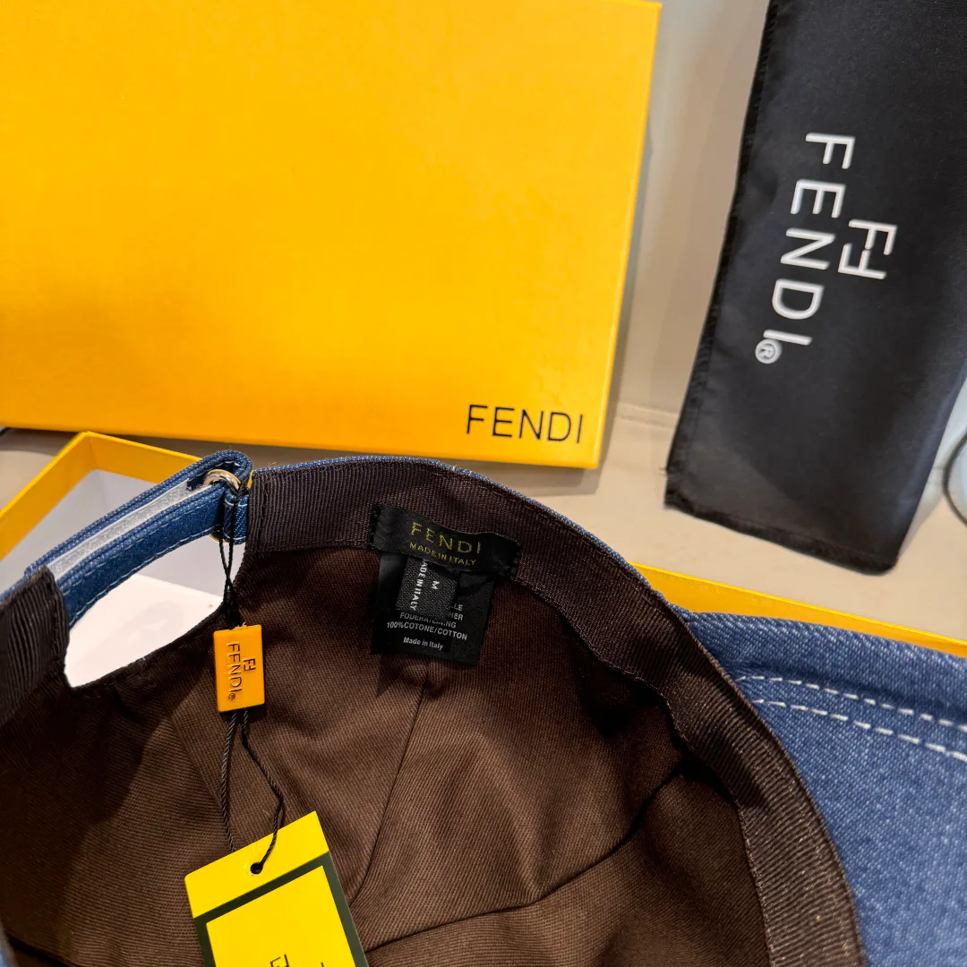 Головные Уборы Fendi 13606110