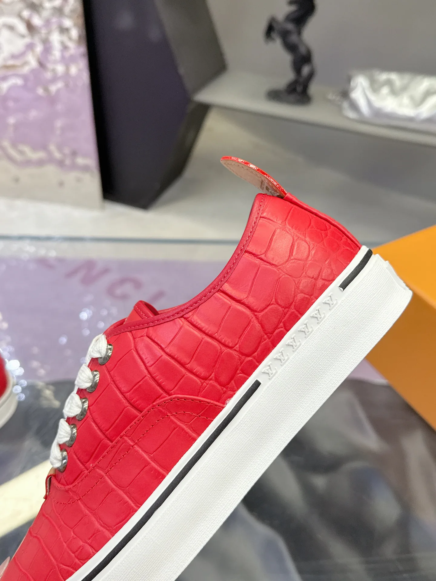 Кроссовки Мужские Louis Vuitton 17930913