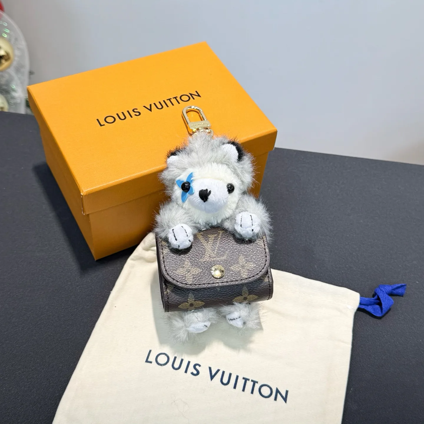 Ключницы Louis Vuitton 17886408