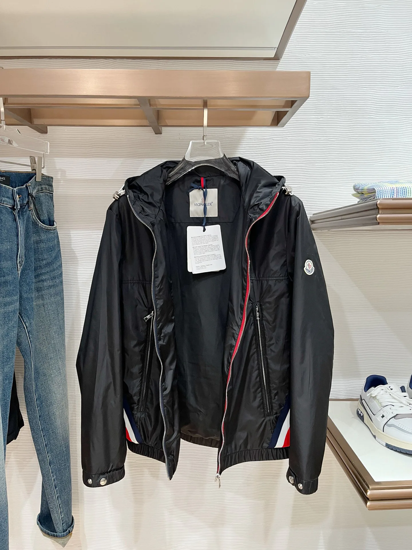 Куртки И Пуховики Мужские Moncler 11392197