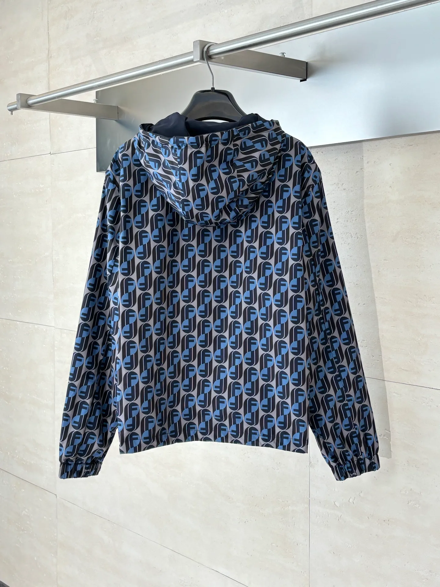 Куртки И Пуховики Мужские Fendi 168595