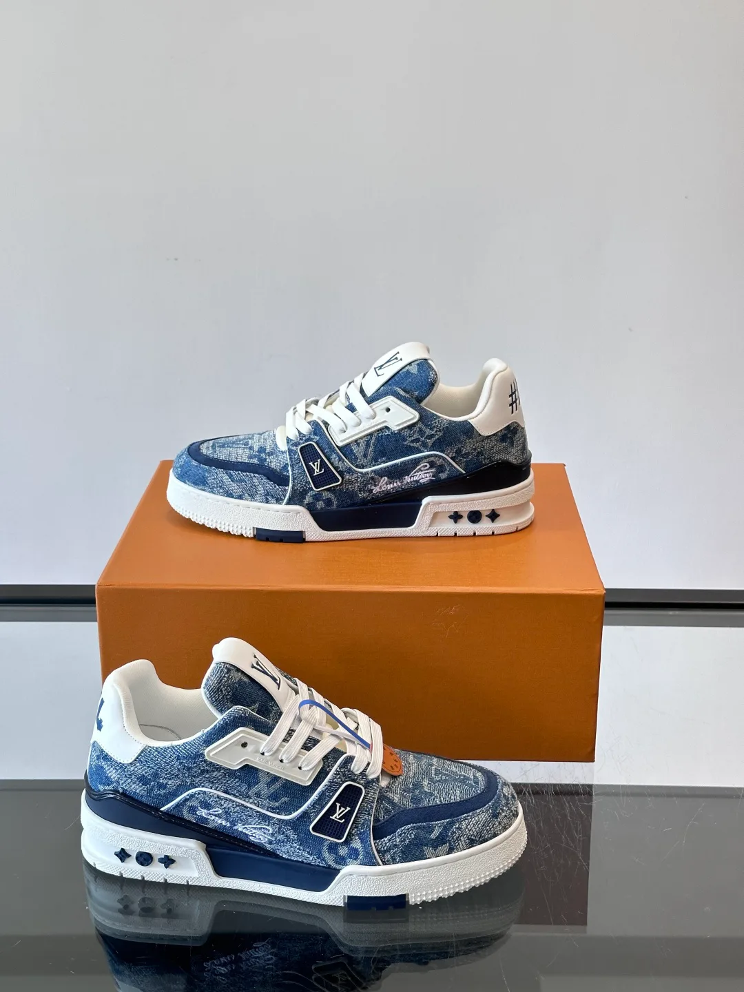 Кроссовки Женские Louis Vuitton 520520