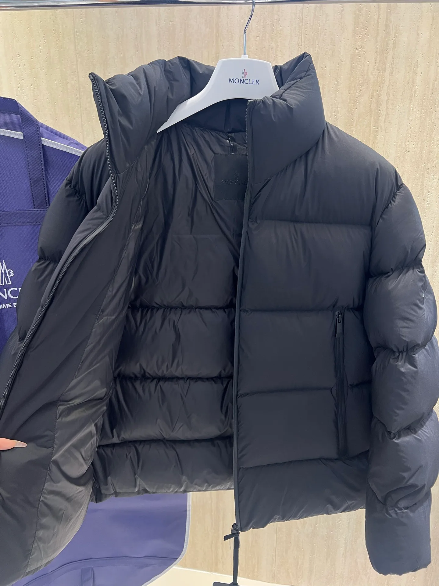 Куртки И Пуховики Мужские Moncler 18231560