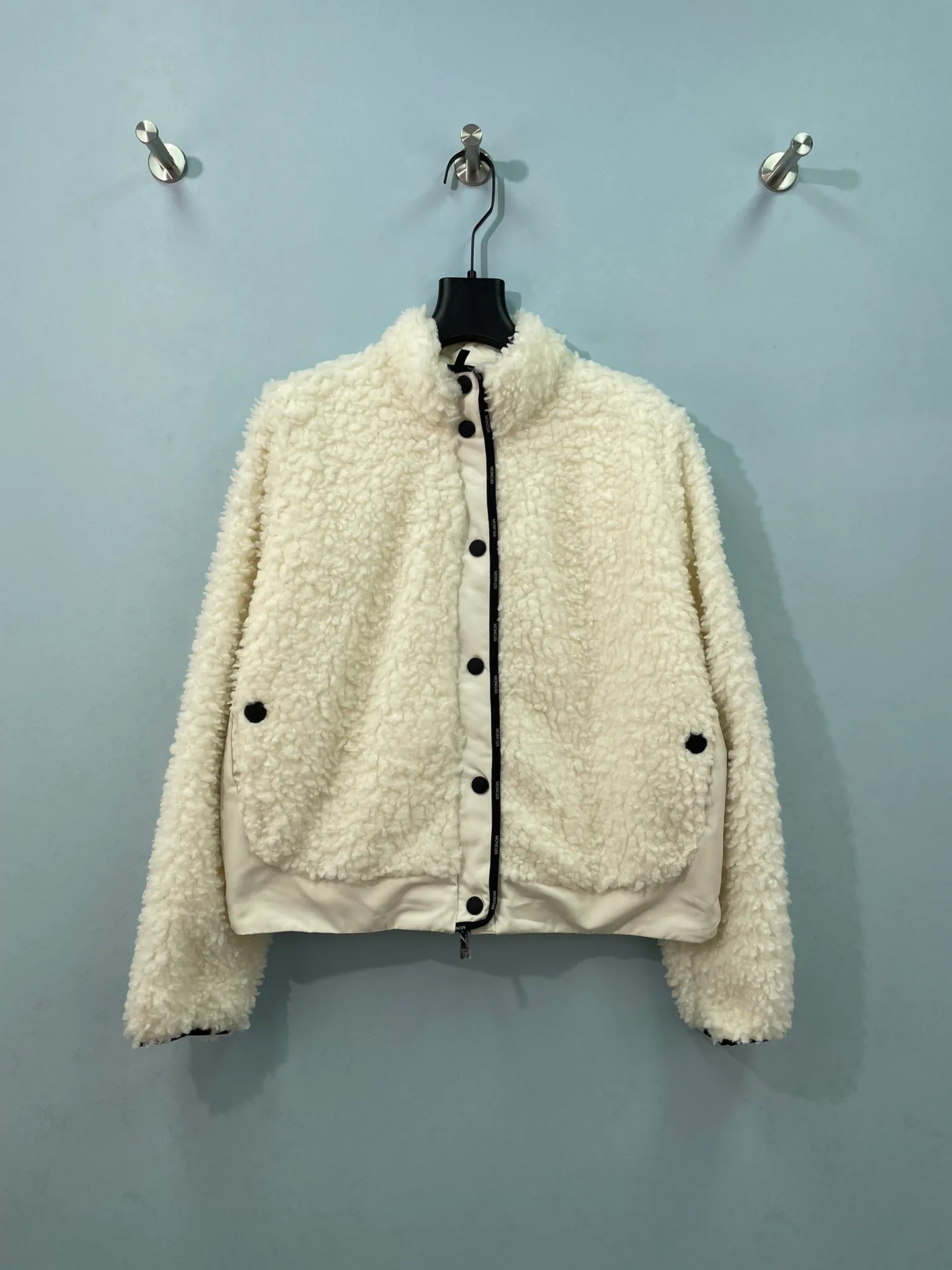 Куртки И Пуховики Женские Moncler 18308534
