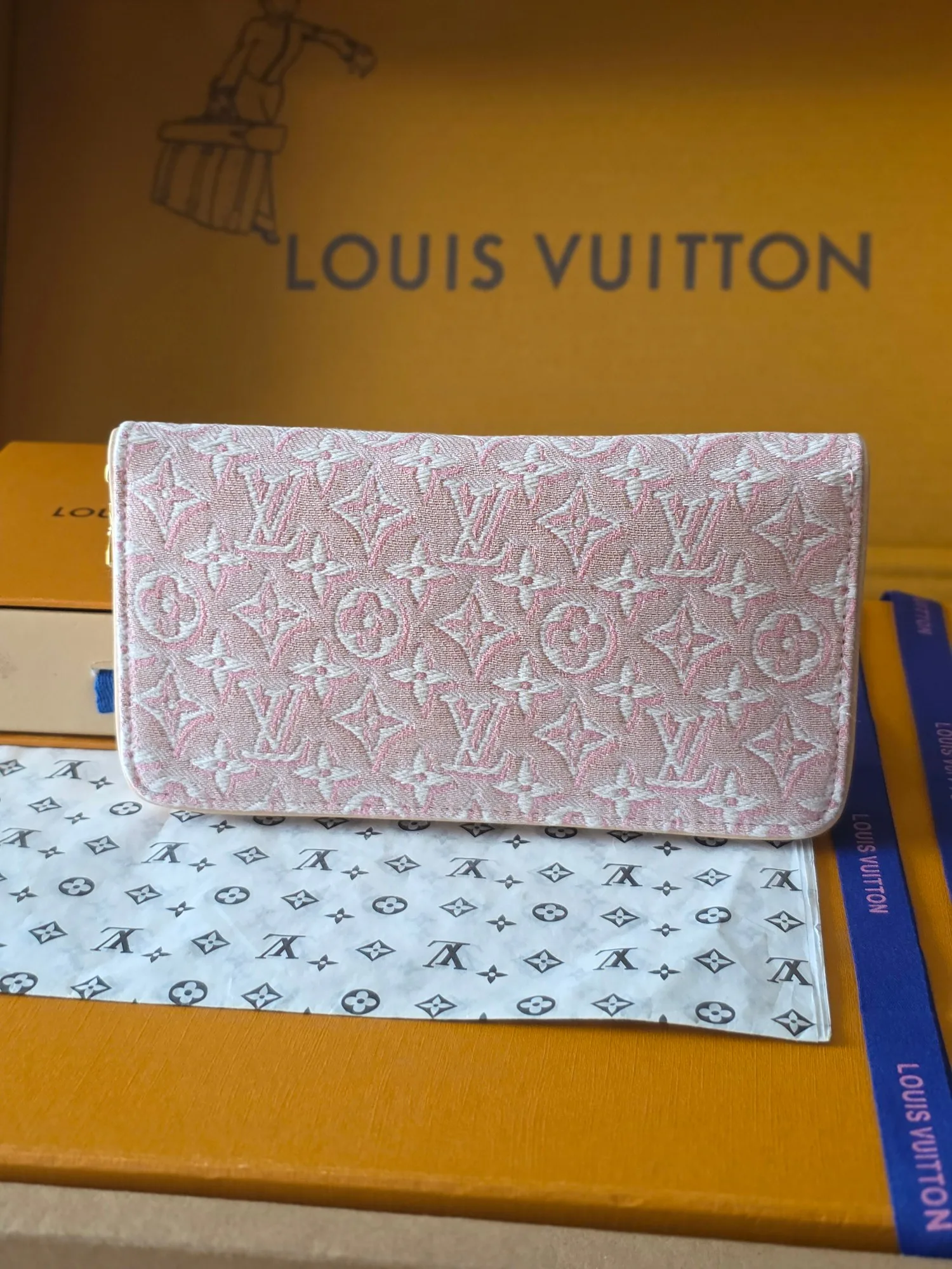 Клатчи Женские Louis Vuitton 18391185